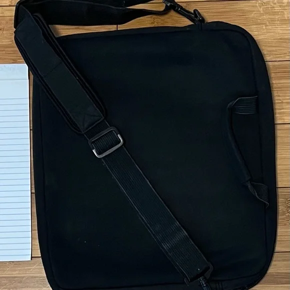 Computer case - Picture 4 of 5